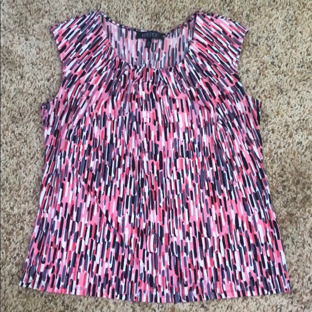 Women’s Kasper Brand sleeves top.